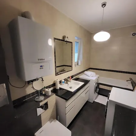 Nad Jeziorem Zamkowym