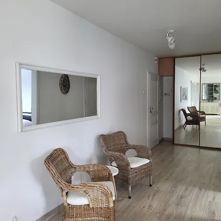 Nad Jeziorem Zamkowym Apartment