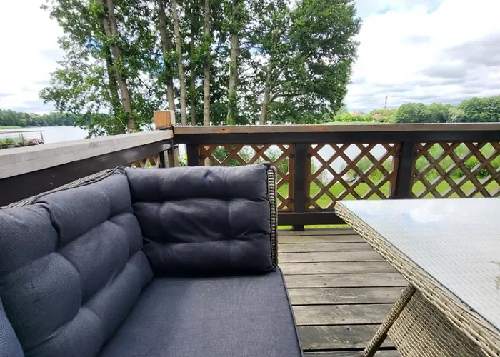 Nad Jeziorem Zamkowym Apartmán Wałcz